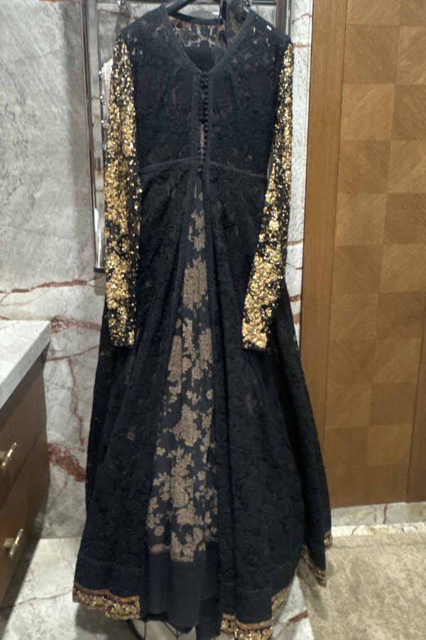 Sabyasachi Black Gown – Kuro