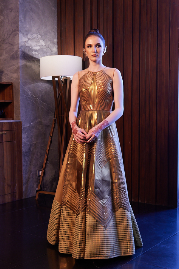 GOLD GOWN