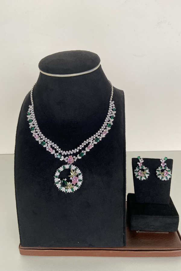 Emerald necklace set