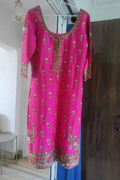 Manish Malhotra pink kurta with blue dupatta