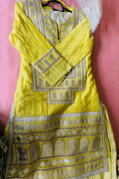 SIMAR DUGAL YELLOW SHARARA Set