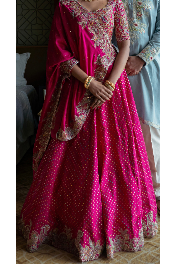 mrunalini rao pink bandhani lehenga