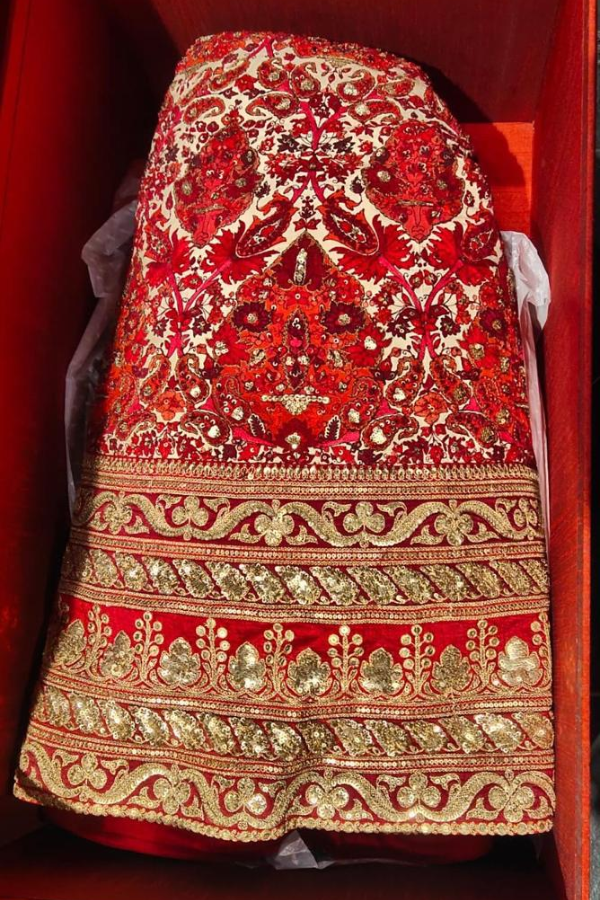 Lovely Red bridal suit | Indian fashion trends, Patiala salwar suits,  Bollywood suits