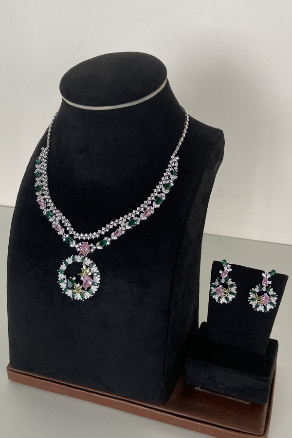 Emerald necklace set