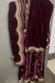 sureena chowdhri velvet suit set
