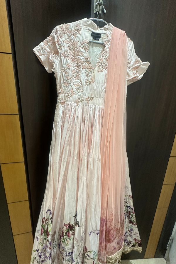 Ridhi Mehra pink anarkali with dupatta