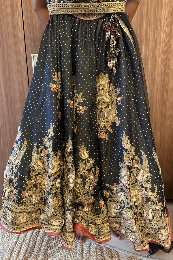 Tarun Tahiliani LEHENGA WITH BLOUSE AND DRAPE