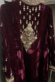 sureena chowdhri velvet suit set