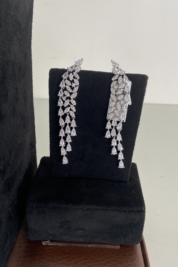 Sparkling V Neckalce set