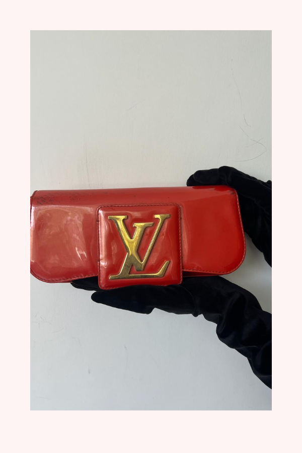 Louis Vuitton Rouge Grenadine Vernis Sobe Clutch