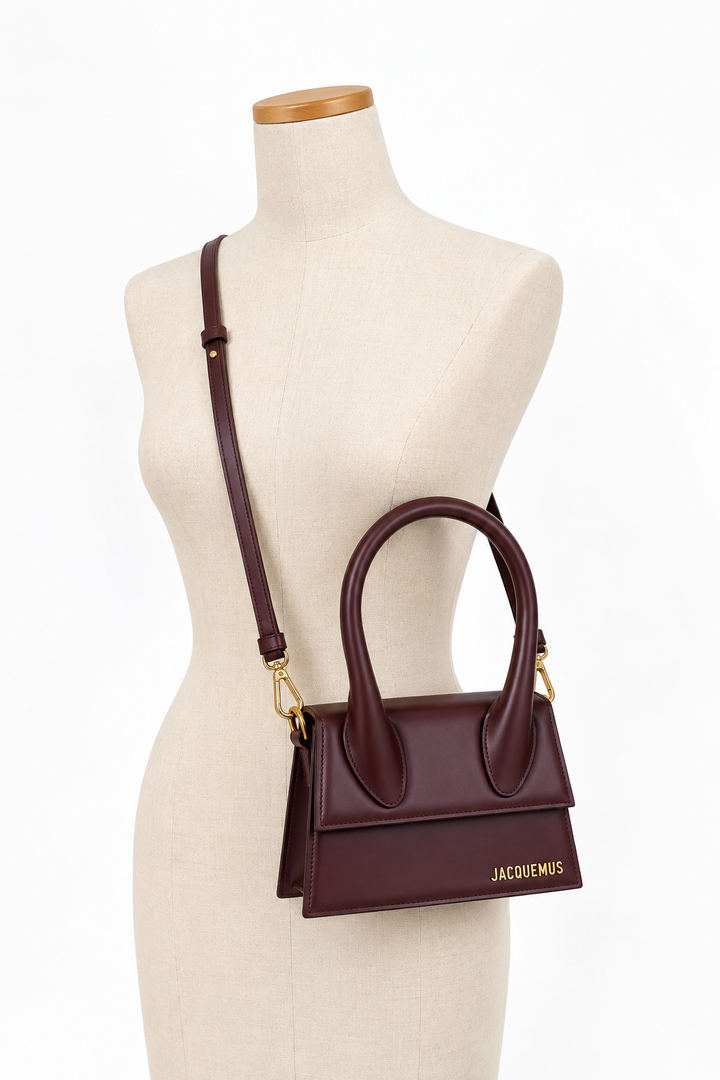 Jacquemus Le Chiquito Moyen bag