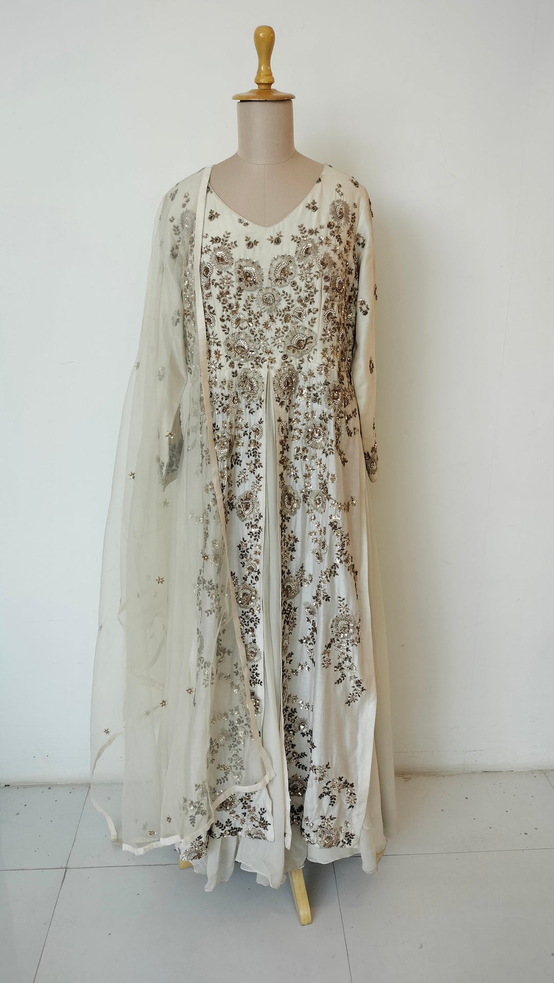 Aneesh Agarwal Ivory Embellished Anarkali Set