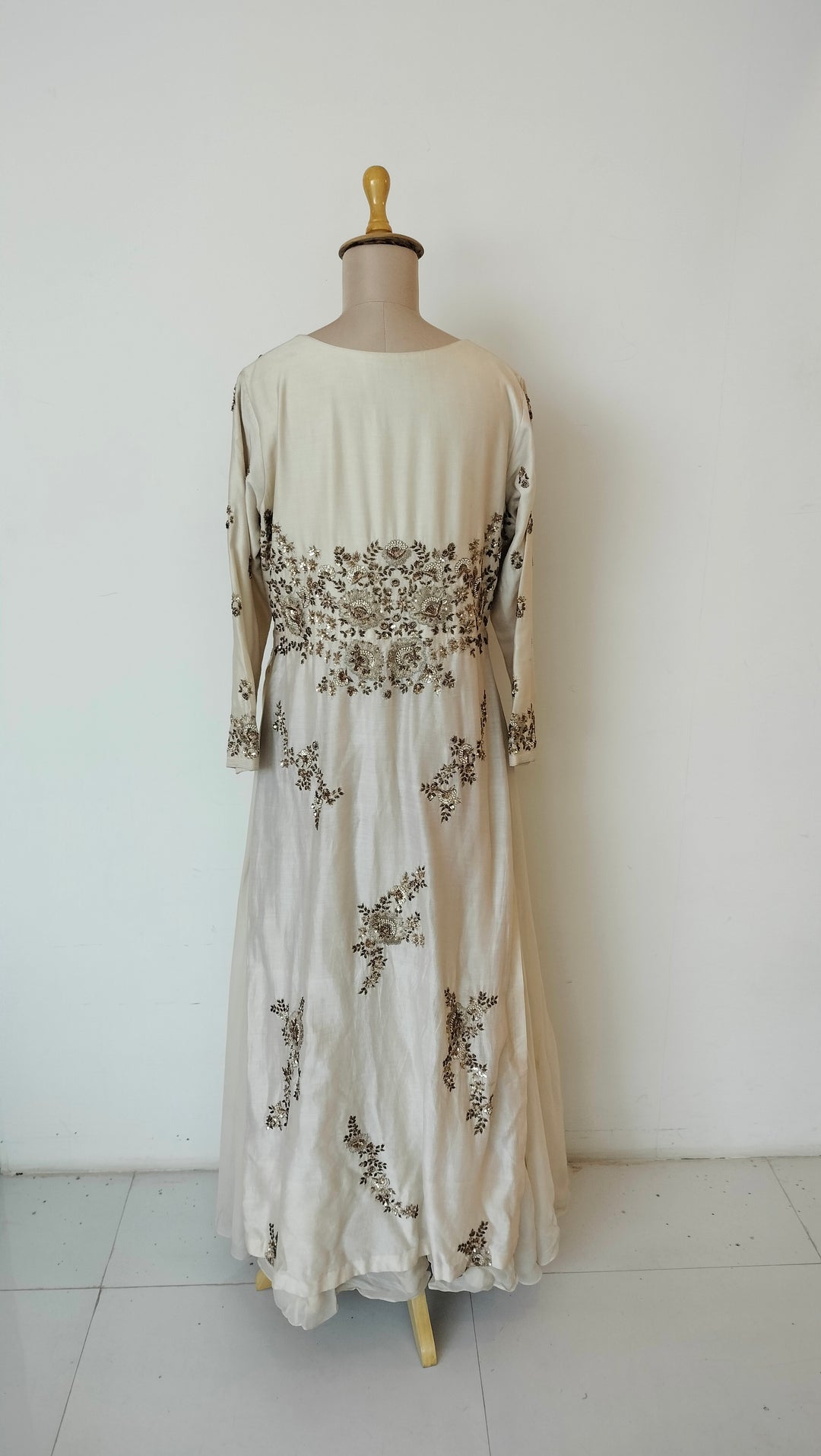 Aneesh Agarwal Ivory Embellished Anarkali Set
