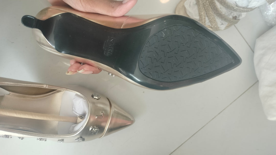 Karl Lagerfeld Paris pointed-toe pumps Size 37