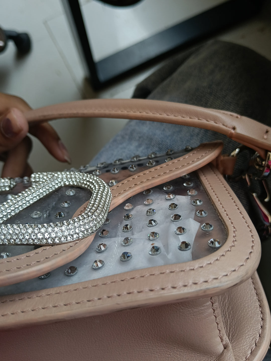 Valentino Garavani locò crystal-embellished shoulder bag