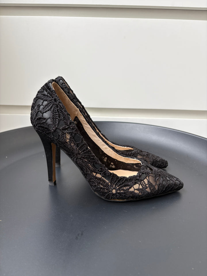 Valentino Garavani Black Lace Pointed-Toe Pumps Size 36