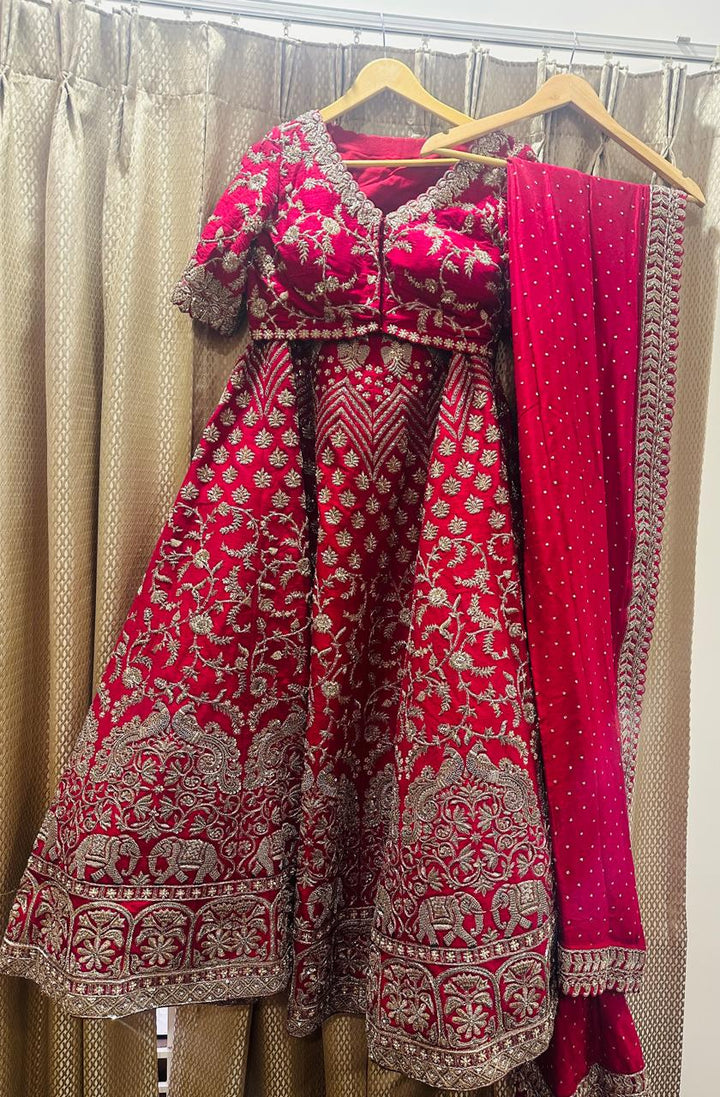 Mrunalini Rao Red Raw Silk Embroidered Lehenga Set