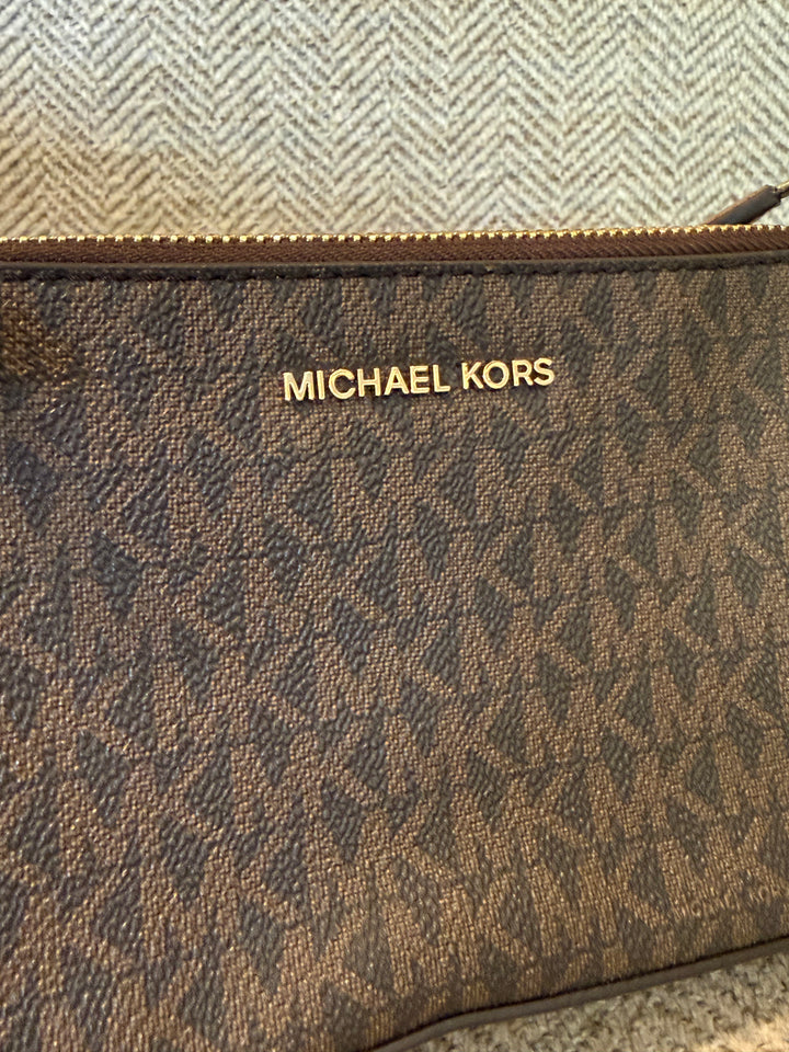 Michael Kors Jet Set Chain Pouchette Bag