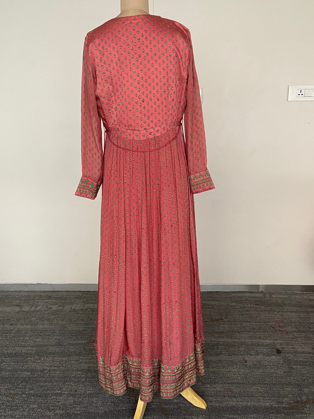 Shyam Narayan Prasad Embroidered Kurta Set