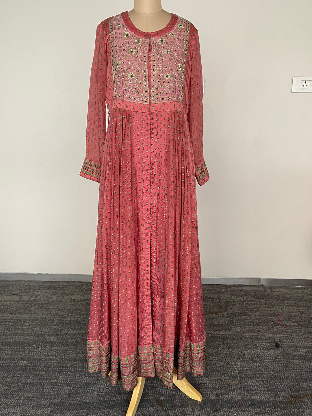 Shyam Narayan Prasad Embroidered Kurta Set