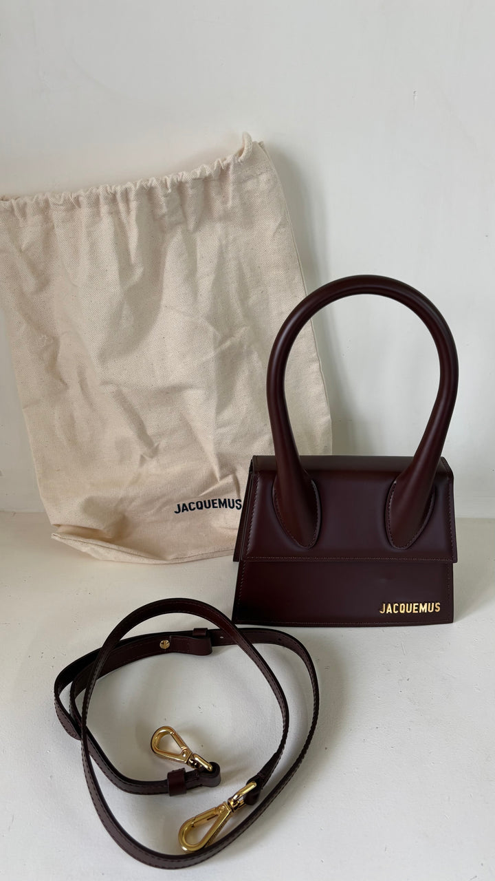 Jacquemus Le Chiquito Moyen bag