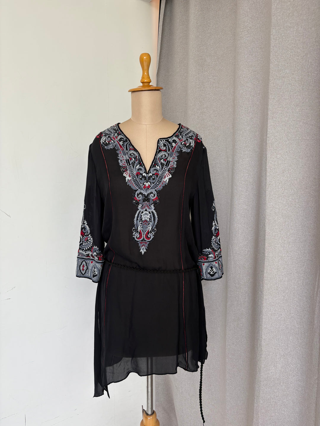 Tarun Tahiliani Embroidered Kurta