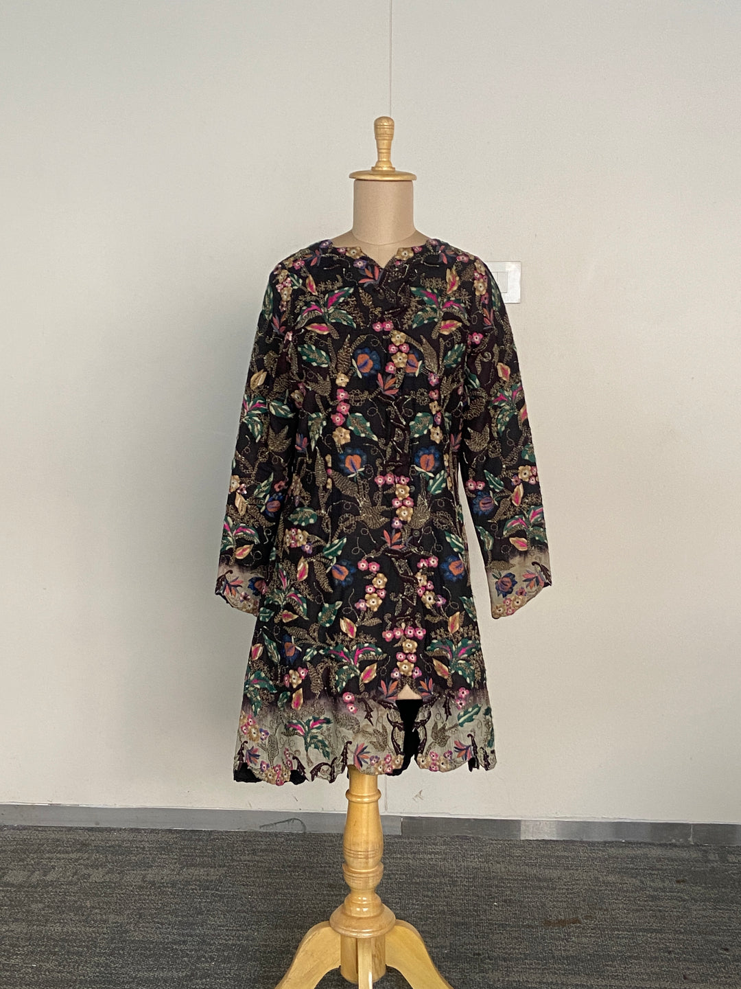 Anamika Khanna Embroidered Floral Tunic