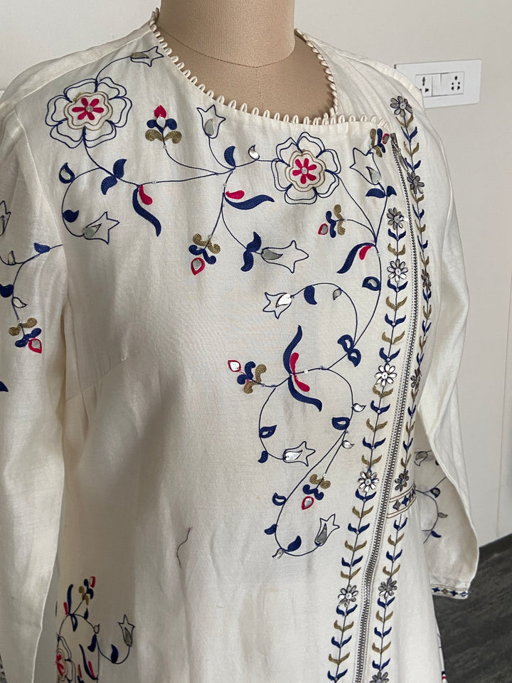 AM:PM Embroidered Kurta Set