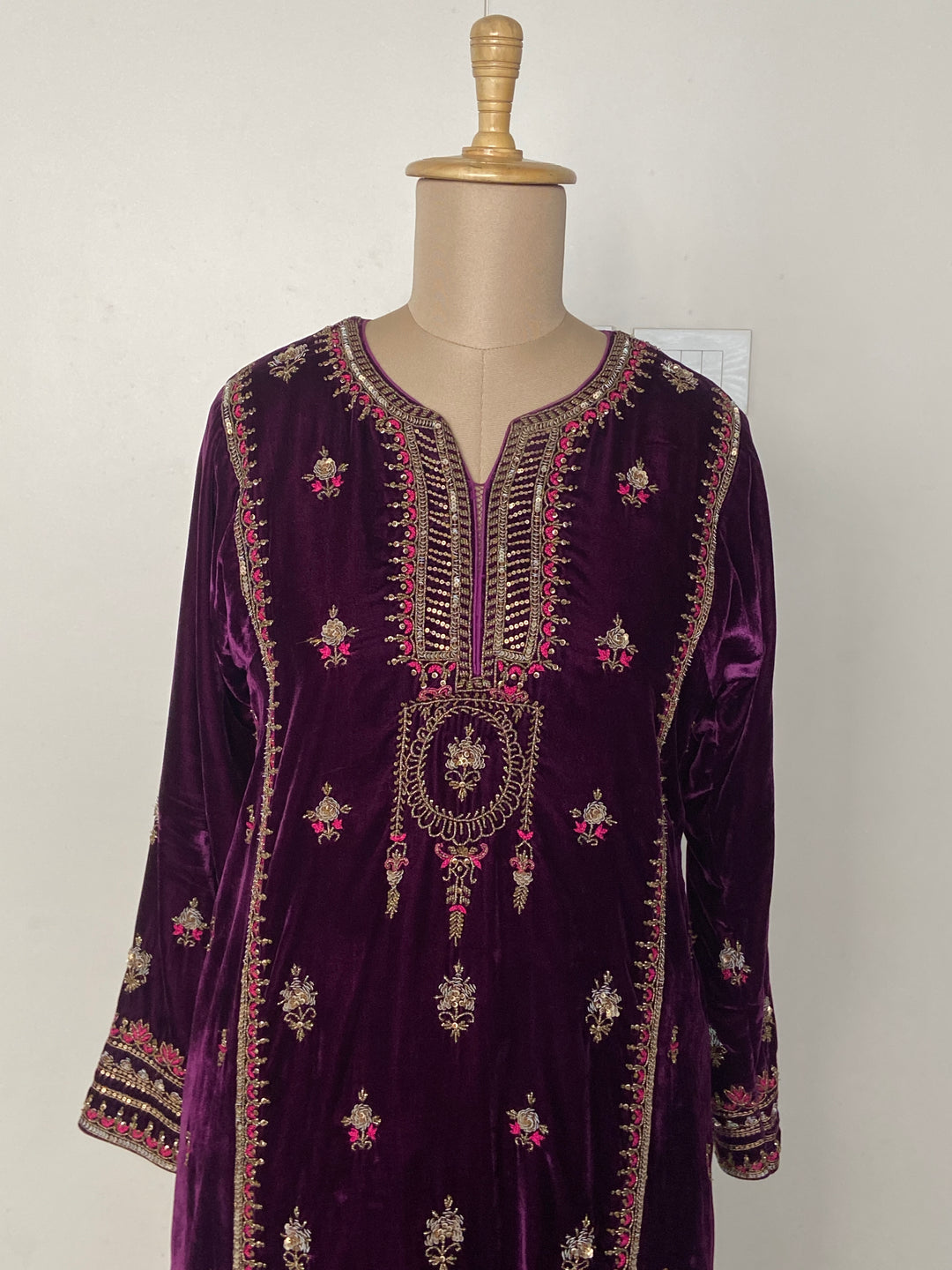 Sureena Chowdhri Plum Velvet Kurta Set