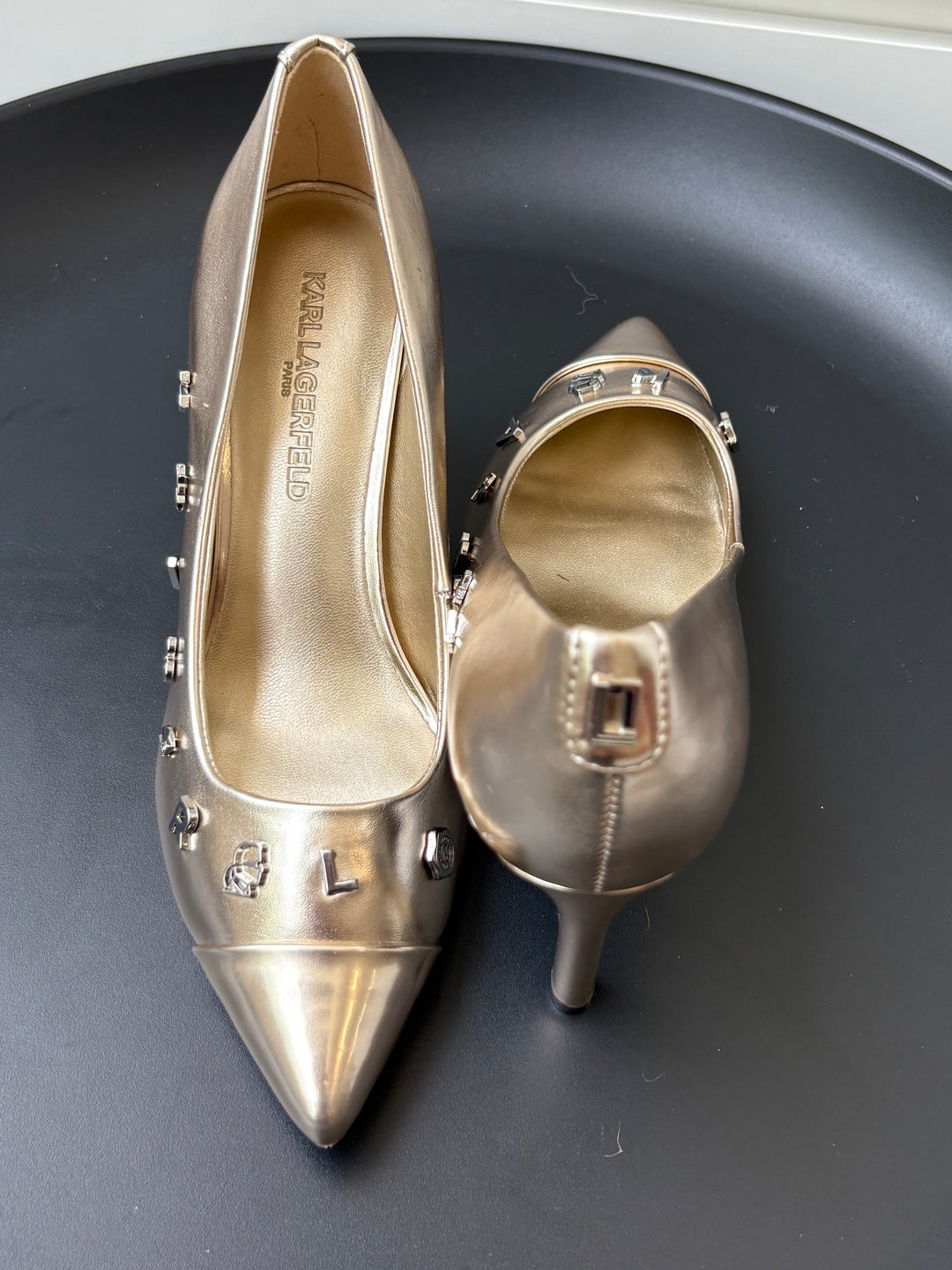 Karl Lagerfeld Paris pointed-toe pumps Size 37