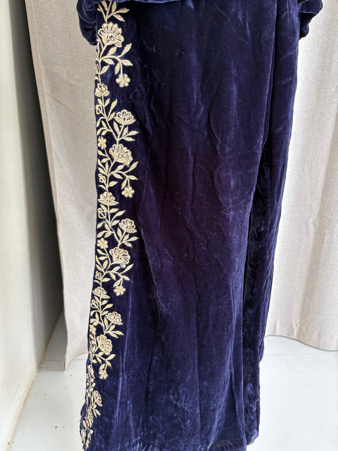 Dohr Navy Velvet Embroidered Co-Ord Set
