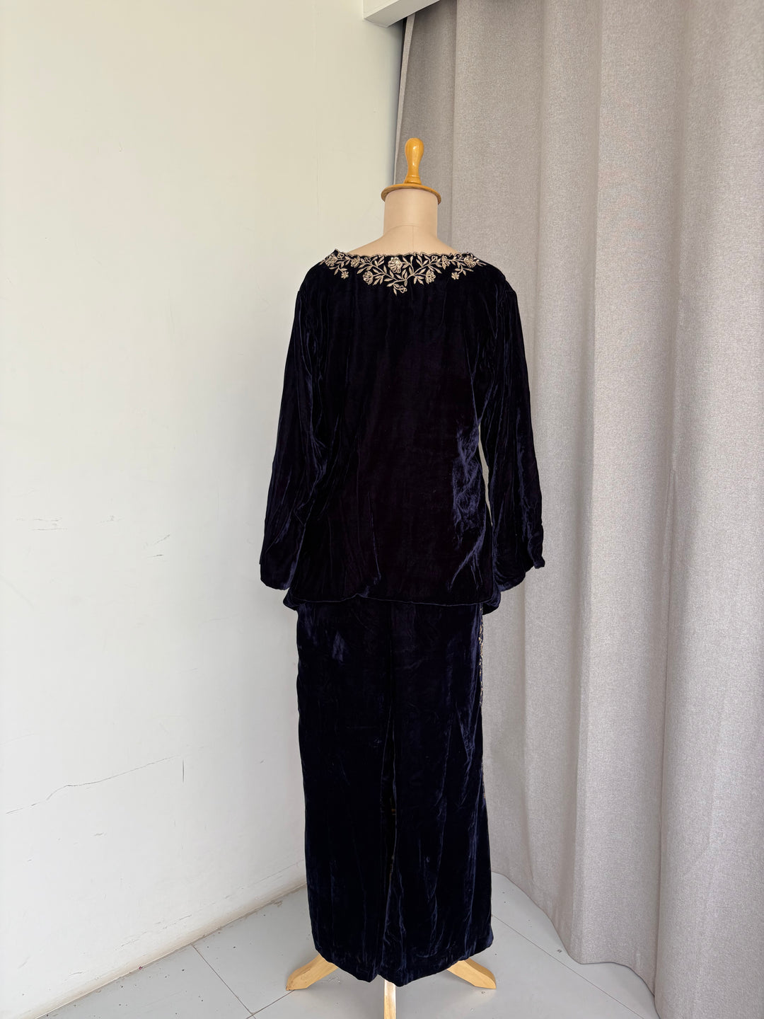 Dohr Navy Velvet Embroidered Co-Ord Set