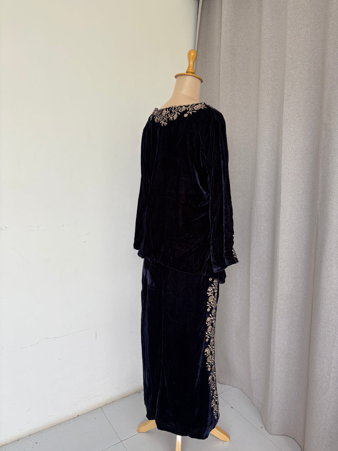Dohr Navy Velvet Embroidered Co-Ord Set