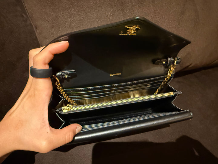 Burberry B  Wallet on Chain