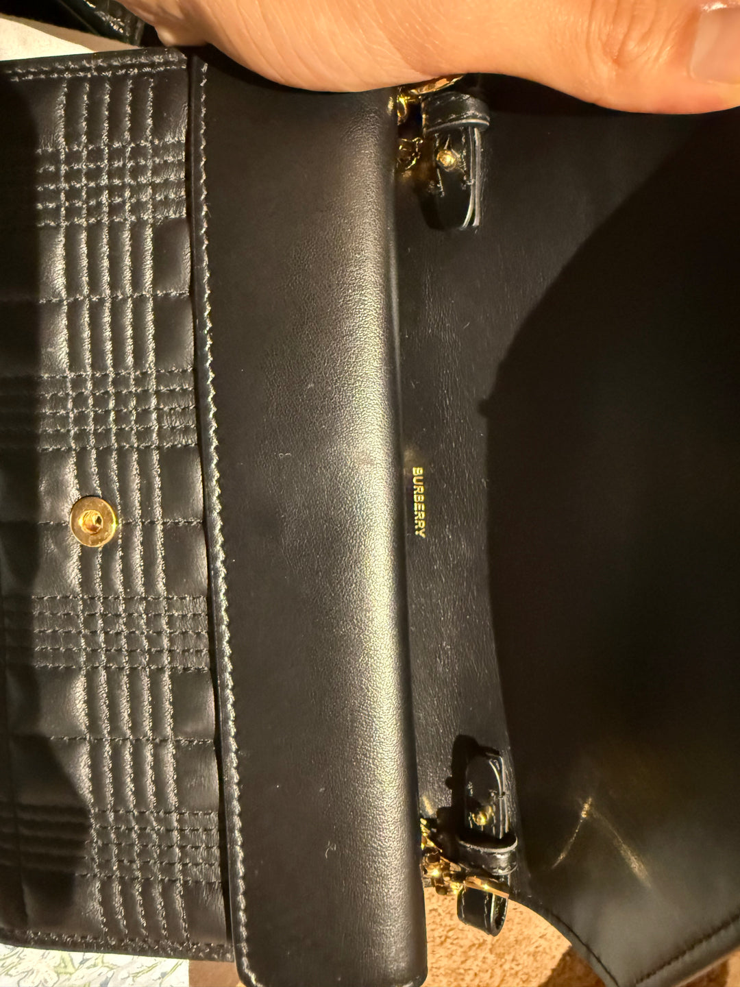 Burberry B  Wallet on Chain