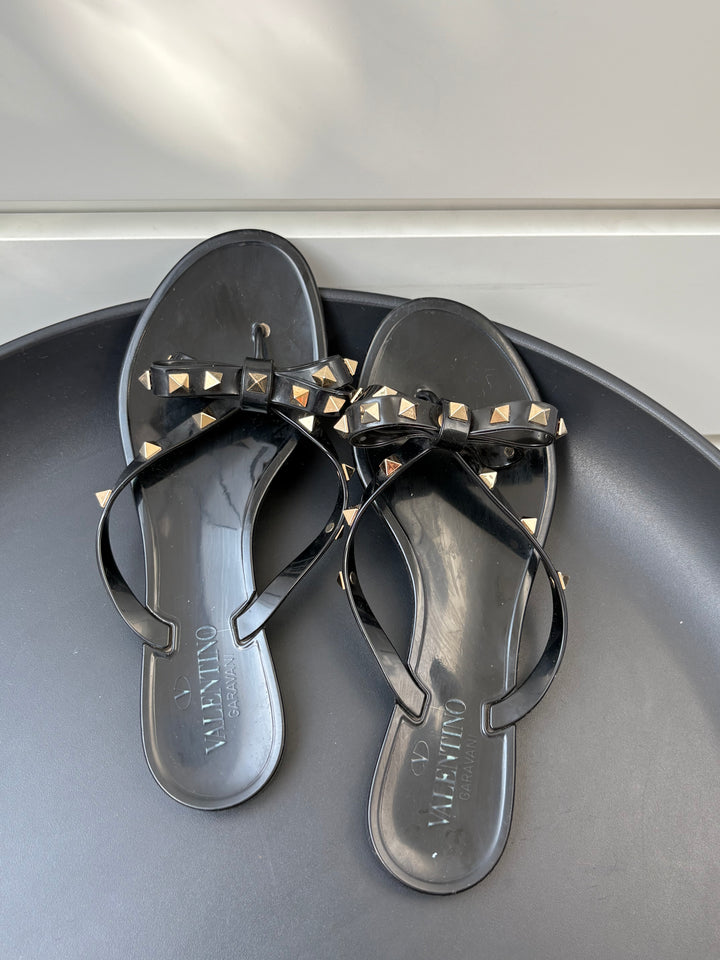 Valentino Garavani Rockstud Rubber Slides Size 38