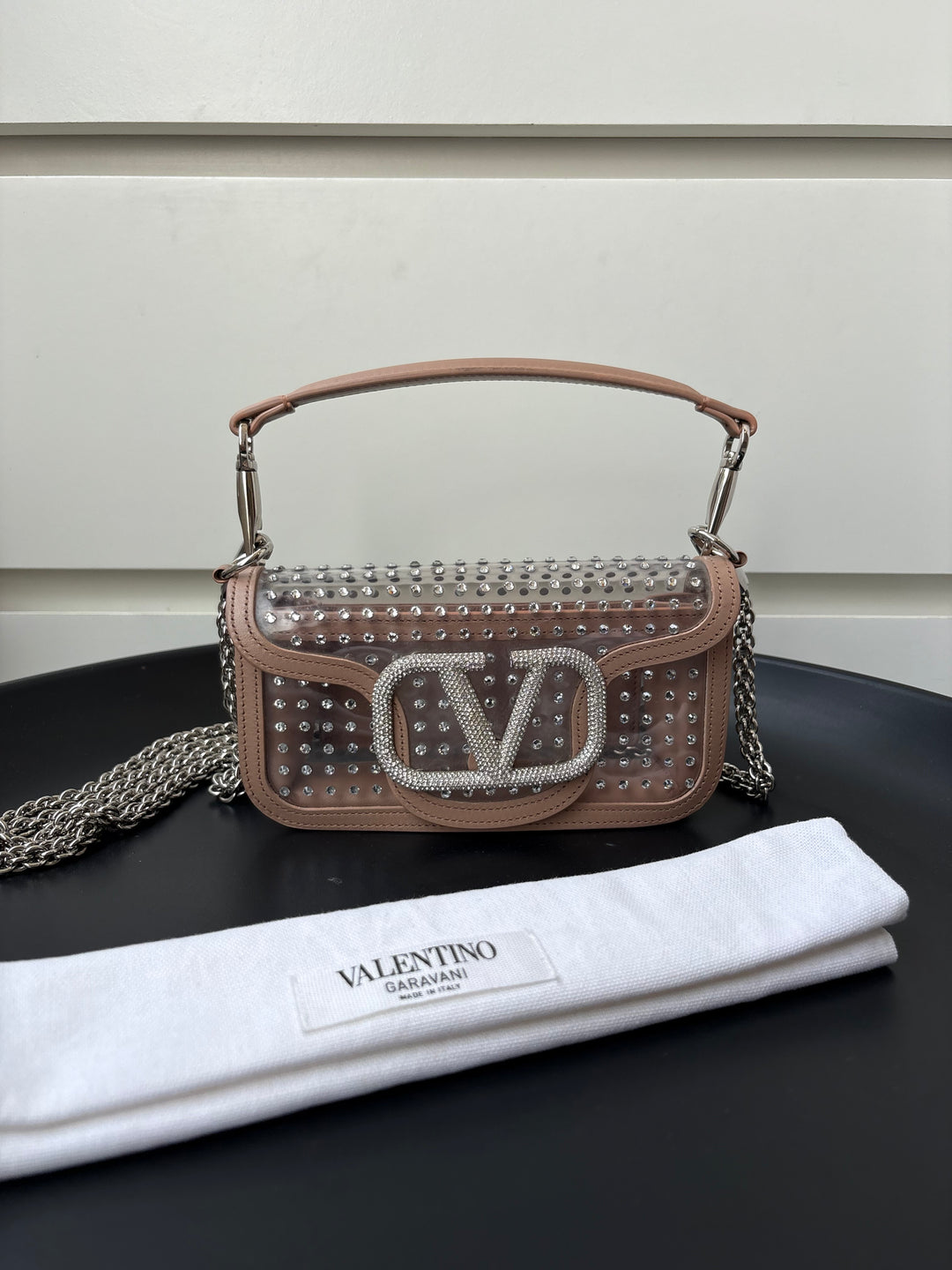Valentino Garavani locò crystal-embellished shoulder bag