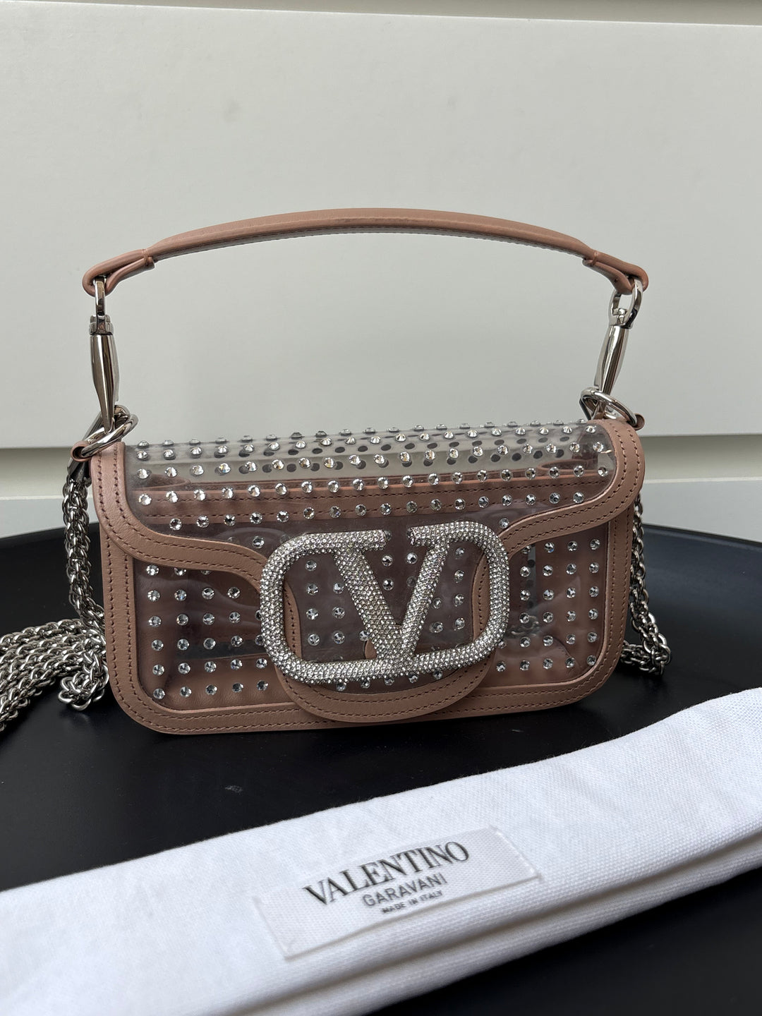 Valentino Garavani locò crystal-embellished shoulder bag