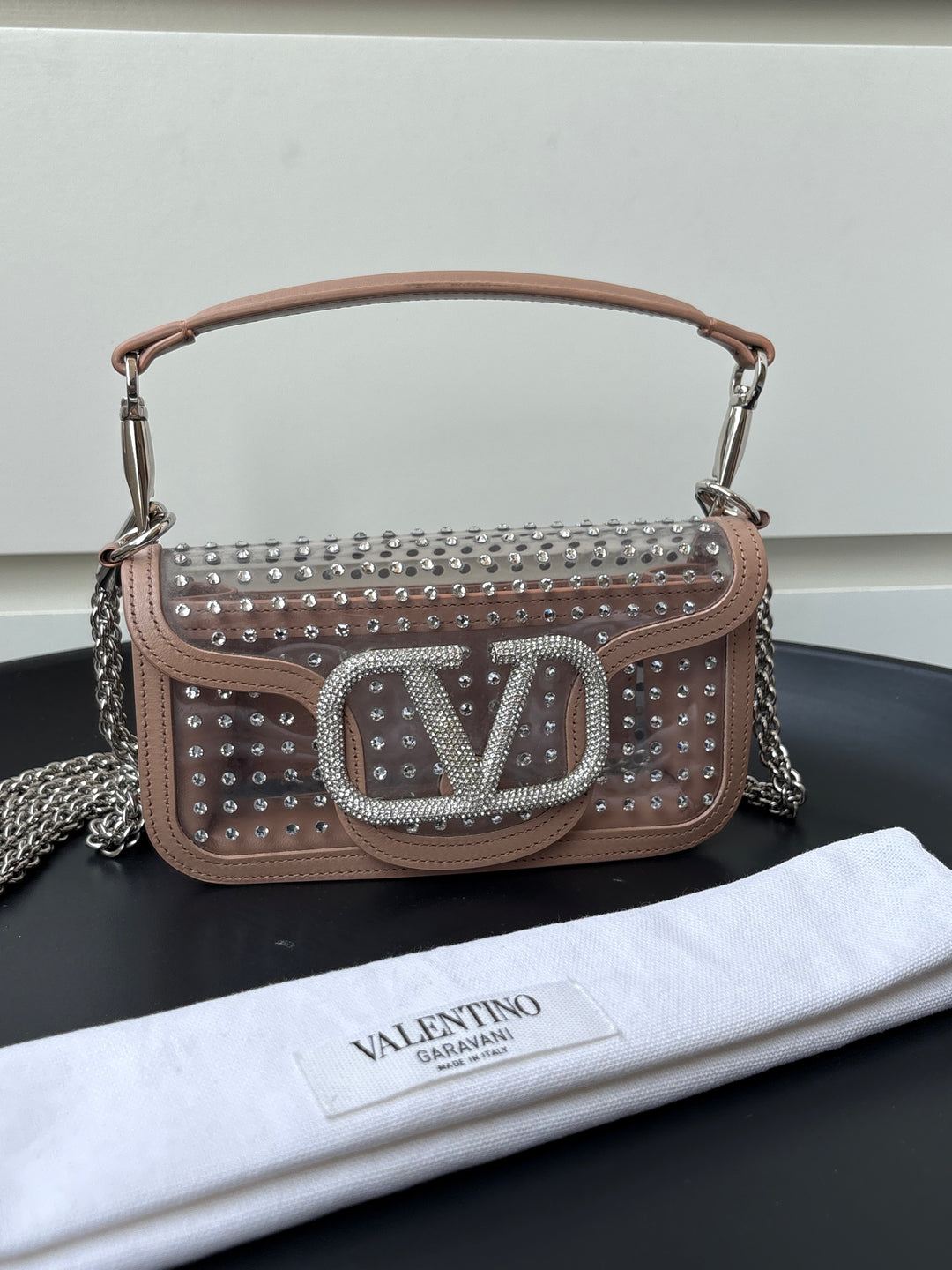 Valentino Garavani locò crystal-embellished shoulder bag