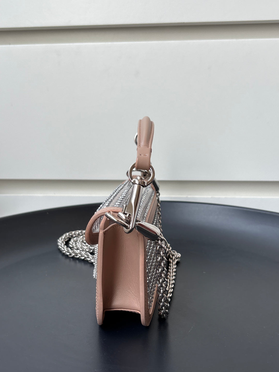 Valentino Garavani locò crystal-embellished shoulder bag