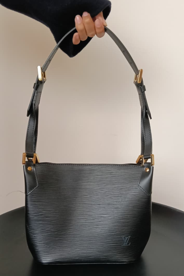 Louis Vuitton Epi Leather Mandara Bag