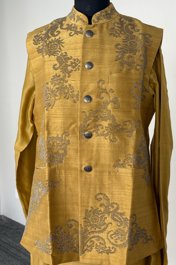 Divyam Mehta Embroidered Kurta Set With Bundi Jacket