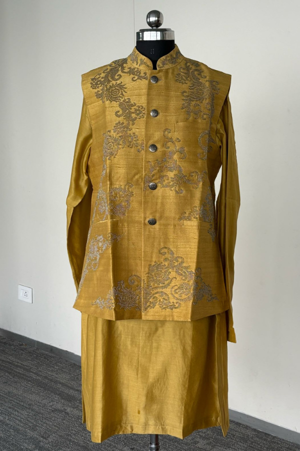 Divyam Mehta Embroidered Kurta Set With Bundi Jacket
