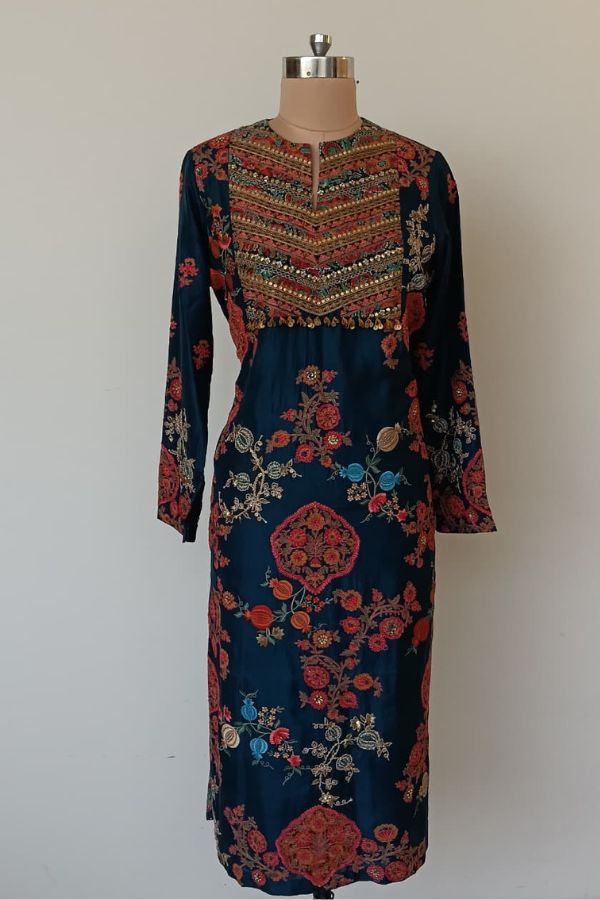 Debyani Embroidered Kurta Set