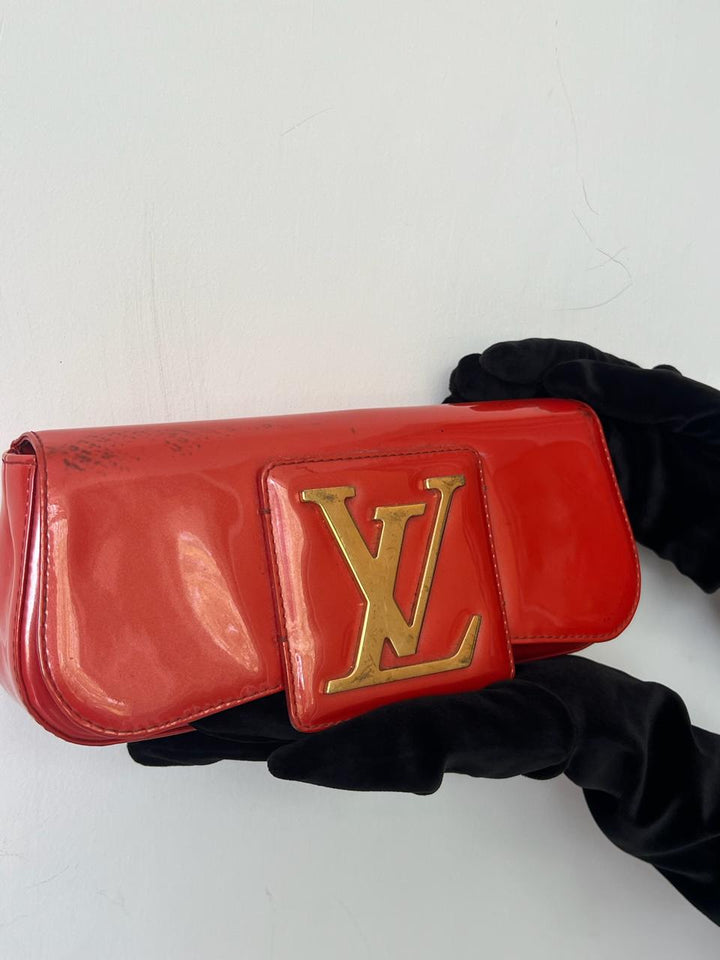 Louis Vuitton Rouge Grenadine Vernis Sobe Clutch