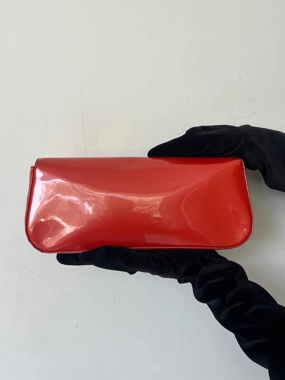 Louis Vuitton Rouge Grenadine Vernis Sobe Clutch