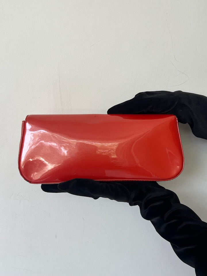 Louis Vuitton Rouge Grenadine Vernis Sobe Clutch
