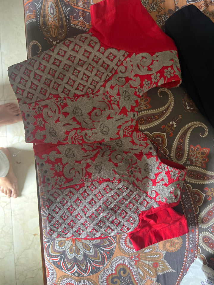 Pankaj & Nidhi Embroidered Saree Set