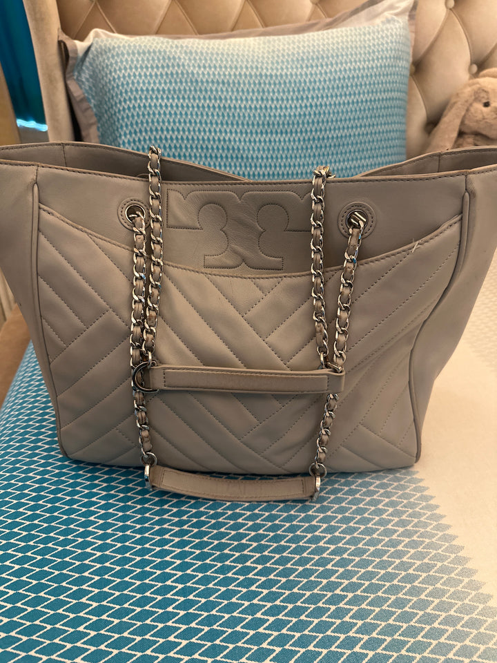 Tory Burch Grey Quilted Leather Alexa Chain Tote