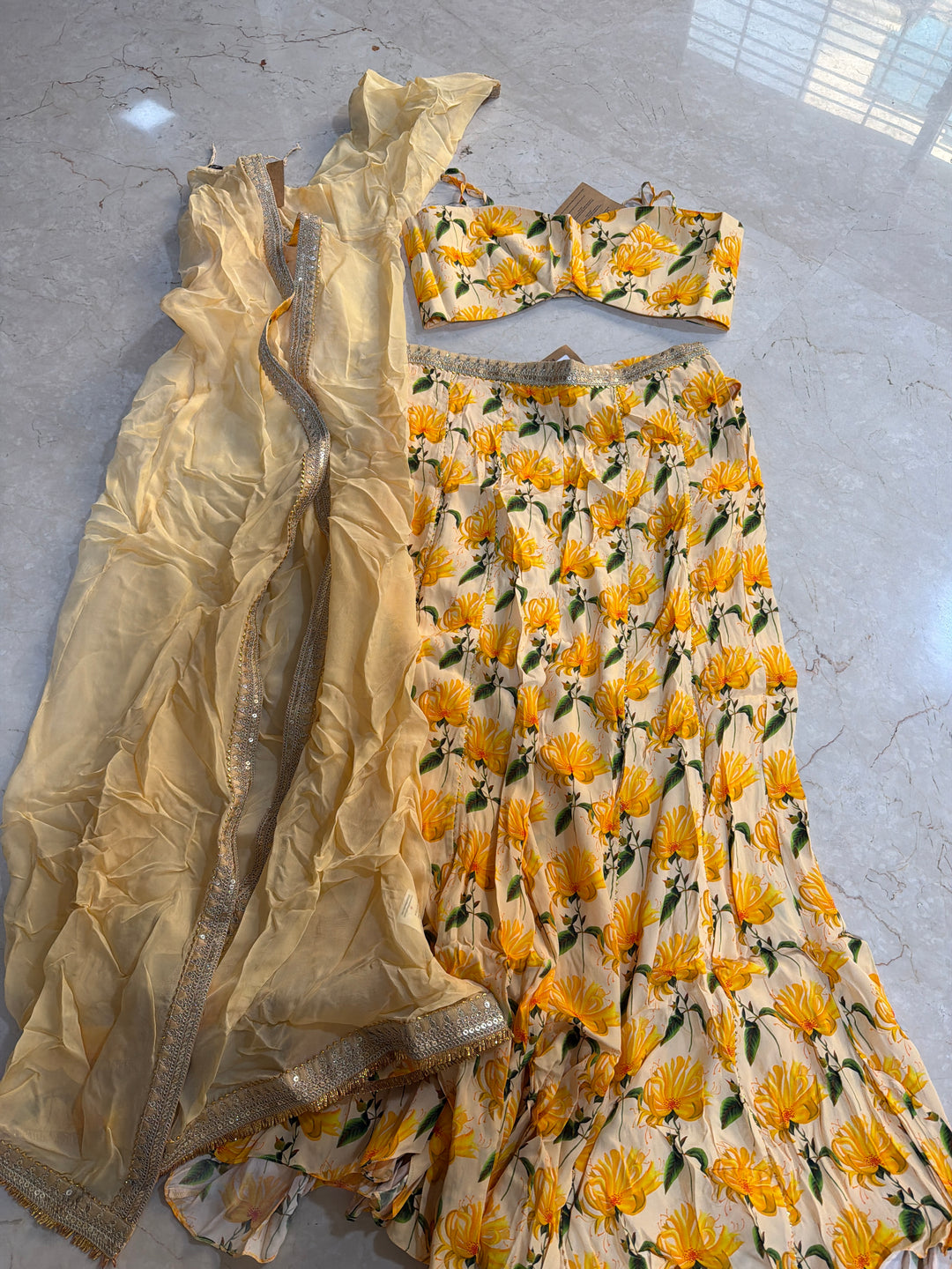 Masaba Vanilla Mist Cape Set